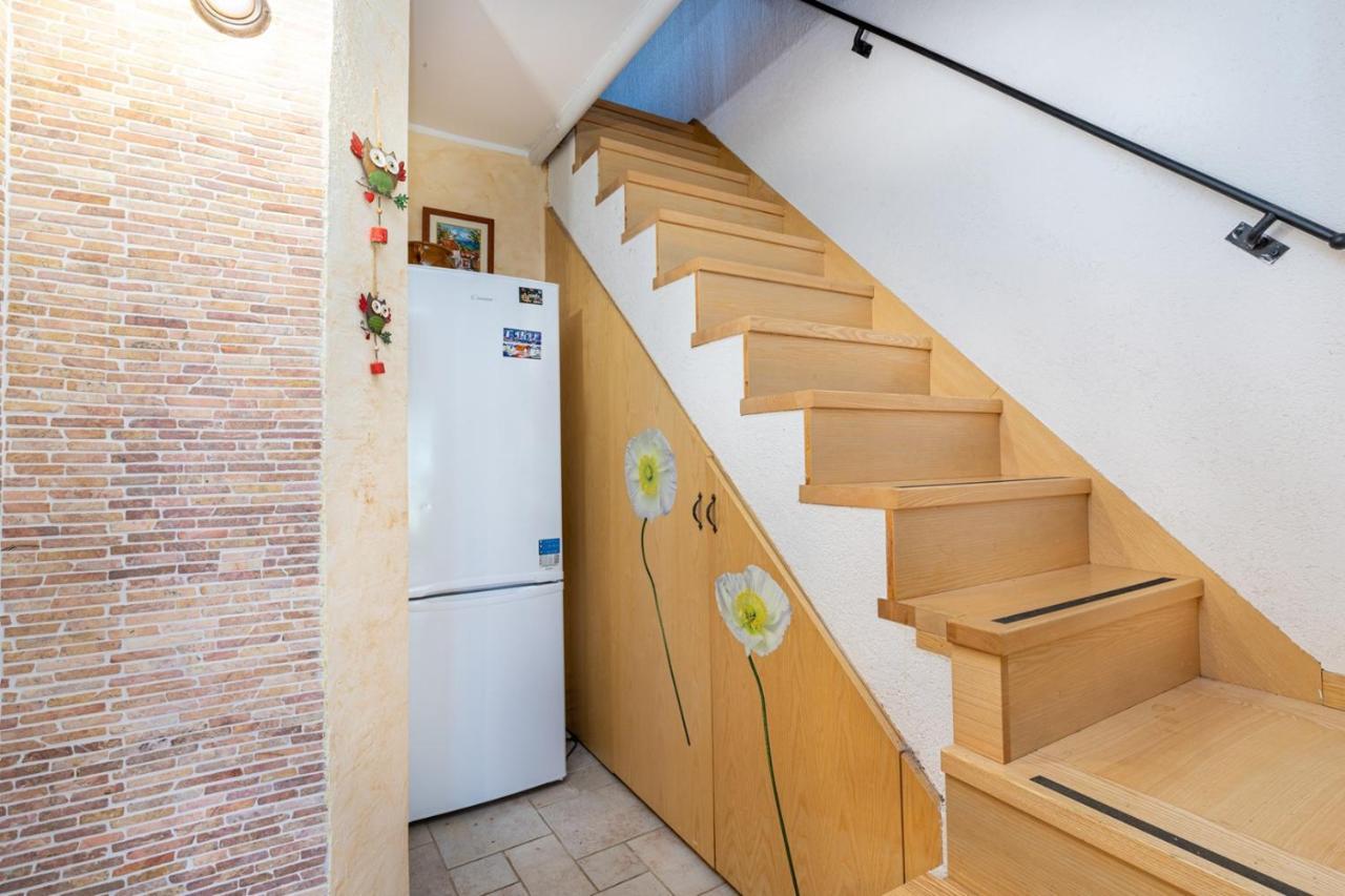 Cohar Apartment